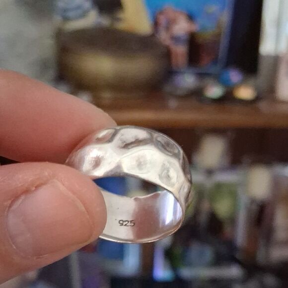 Sterling Silver Textured Ring Size 8? - Picture 6 of 7